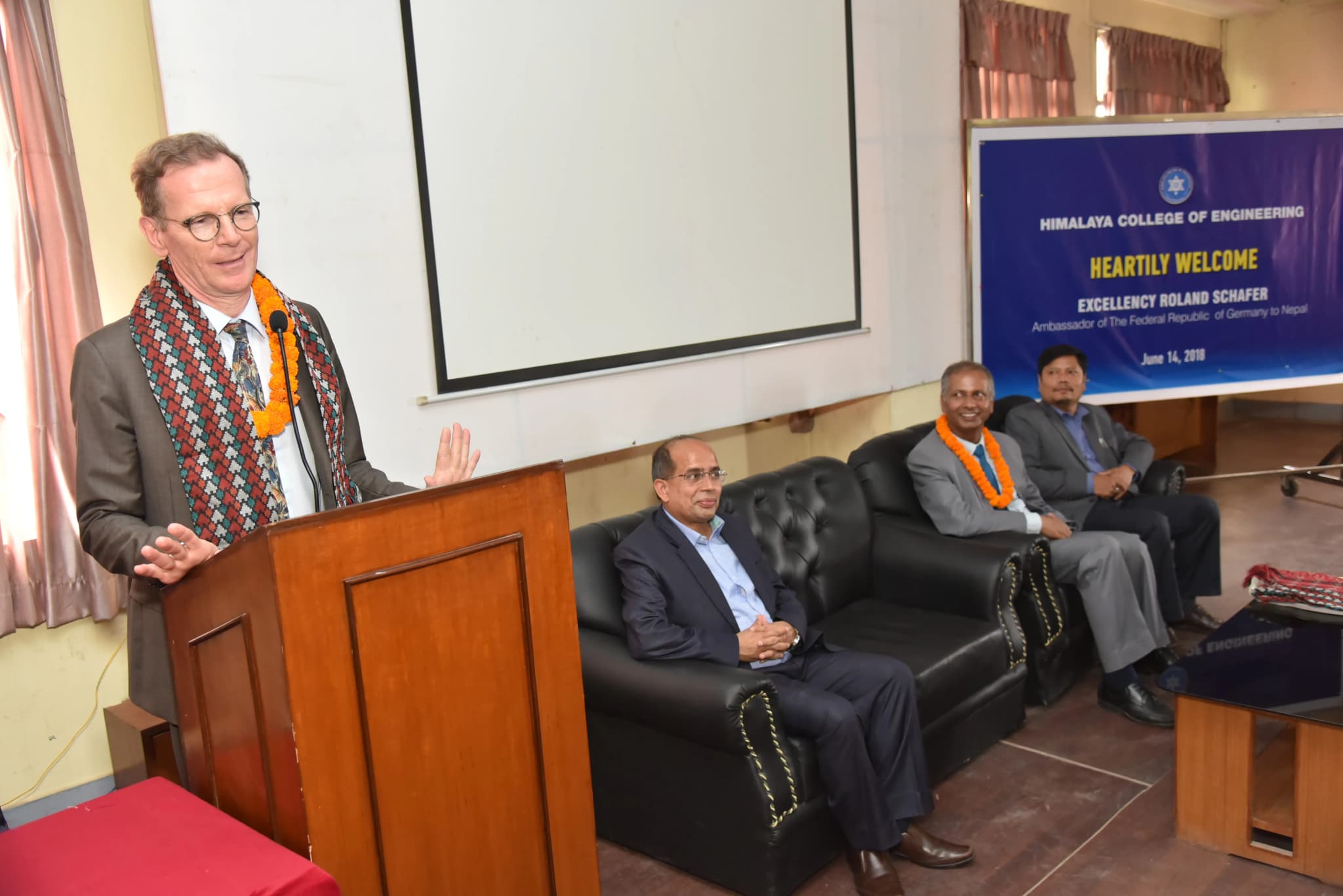 German Ambassador visits HCOE — photo 3
